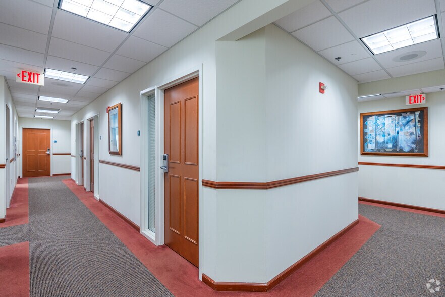 More Photos Of 2881 E Oakland Park Blvd, Fort Lauderdale Office For Lease