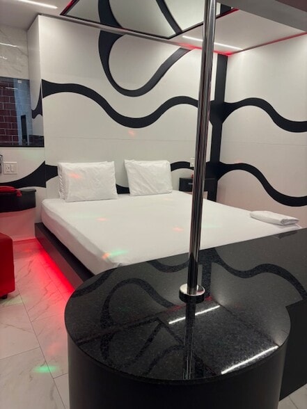 More Photos Of 841 N Krome Ave, Homestead Hotel For Sale