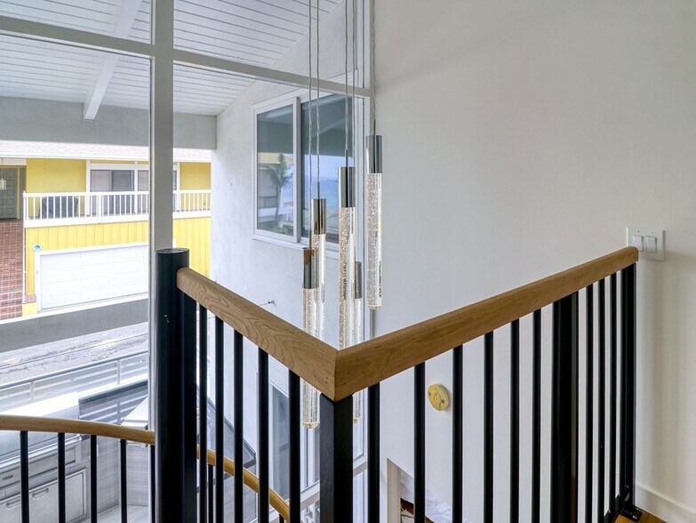 More Photos Of 6601 E Seaside Walk, Long Beach Multifamily For Sale