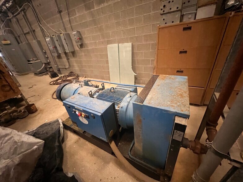 More Photos Of 3099 Piney Dam Rd, Clarion Warehouse For Sale