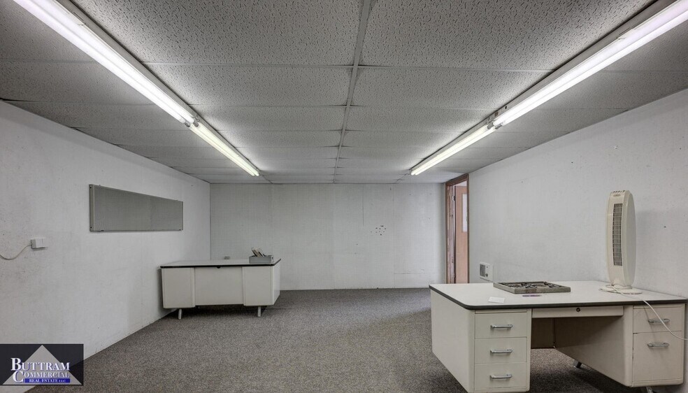 More Photos Of 1801 N Osage Blvd, Nevada Specialty For Sale