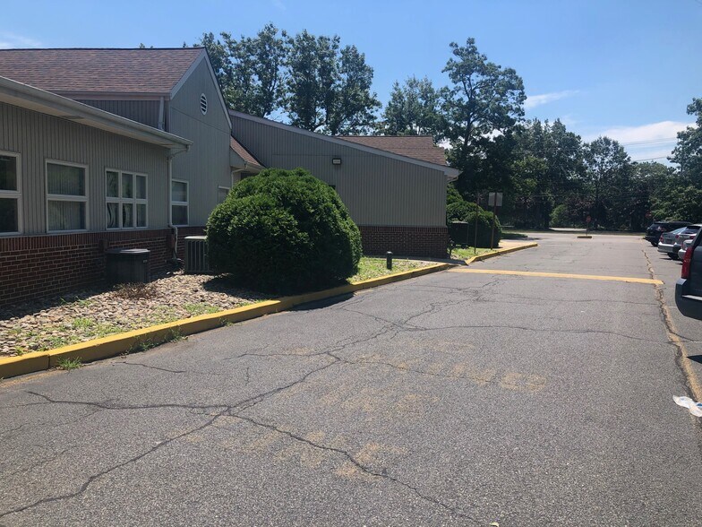 More Photos Of 65 Lacey Rd, Whiting Medical For Lease