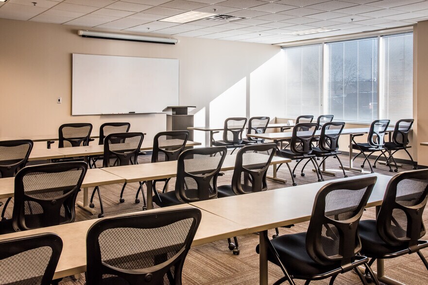 More Photos Of 8470 Allison Pointe Blvd, Indianapolis Office For Lease