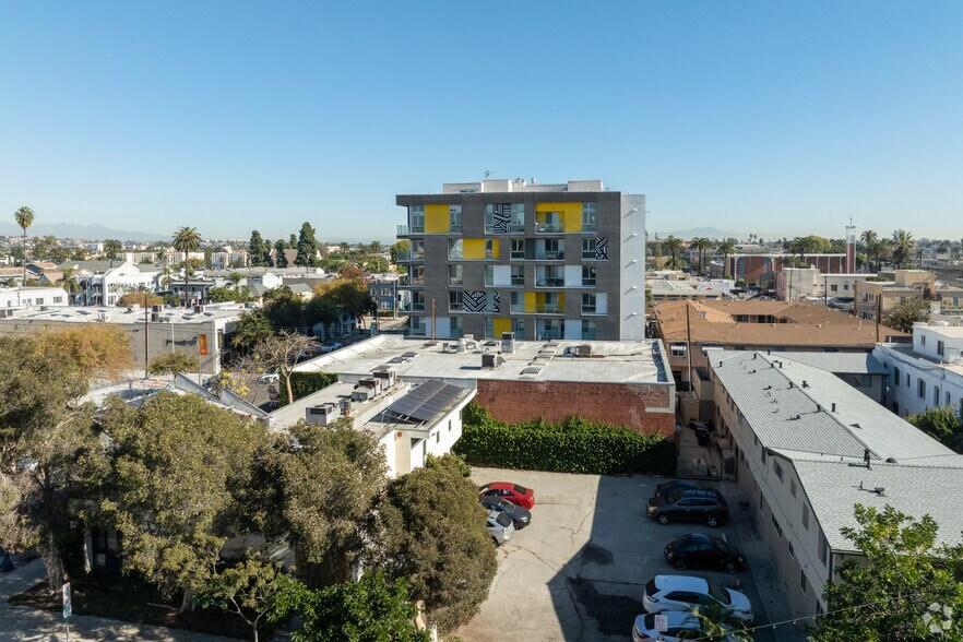 More Photos Of 412-420 E 4th St, Long Beach Storefront For Lease