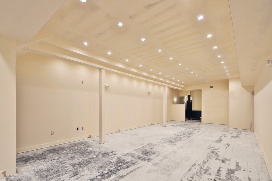 More Photos Of 7164-7168 Melrose Ave, Los Angeles General Retail For Lease