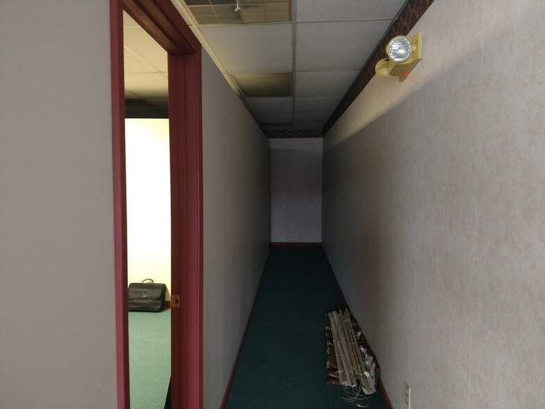 More Photos Of 5836 N Lapeer Rd, North Branch Storefront For Lease