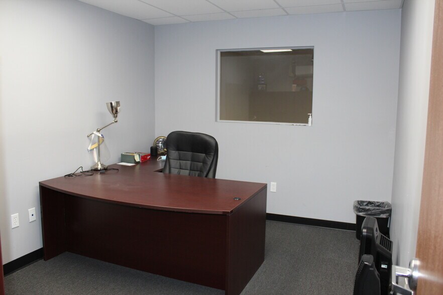 More Photos Of 7133 Telegraph Rd, Montebello Warehouse For Lease