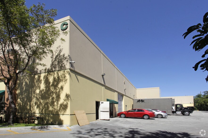 More Photos Of 3700-3718 SW 30th Ave, Fort Lauderdale Warehouse For Sale