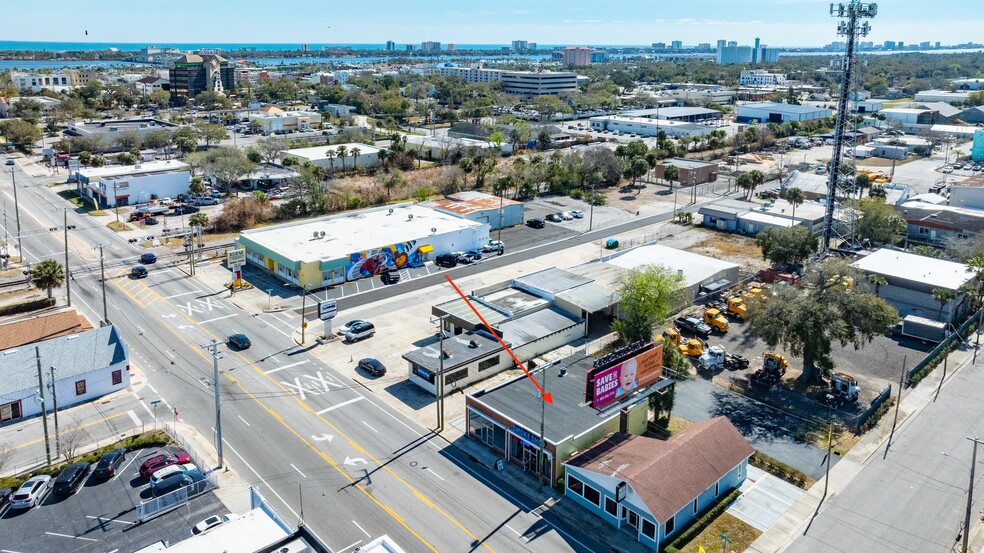 More Photos Of 517-519 W International Speedway Blvd, Daytona Beach Freestanding For Sale