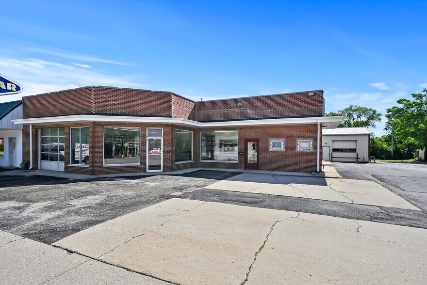More Photos Of 108 S Batavia Ave, Batavia Auto Repair For Sale