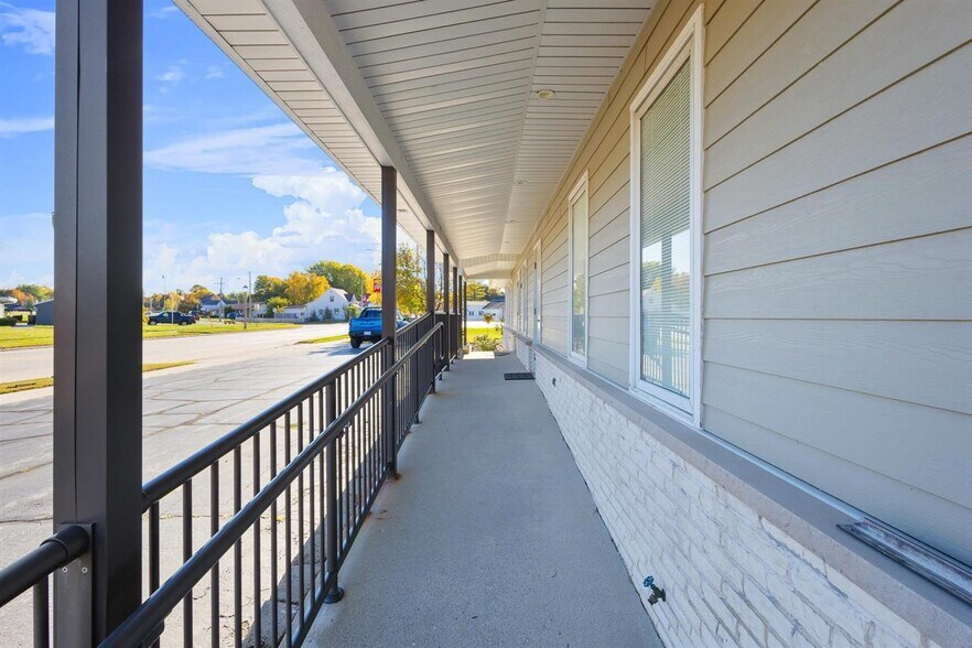 More Photos Of 2131 Calumet Dr, New Holstein Medical For Lease