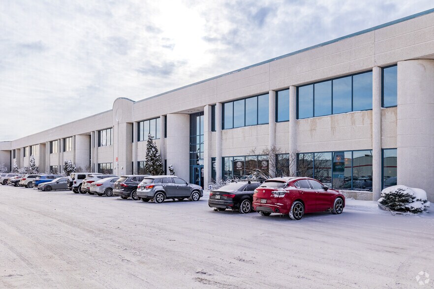 More Photos Of 9000-9280 Boul du Golf, Montréal Research And Development For Lease