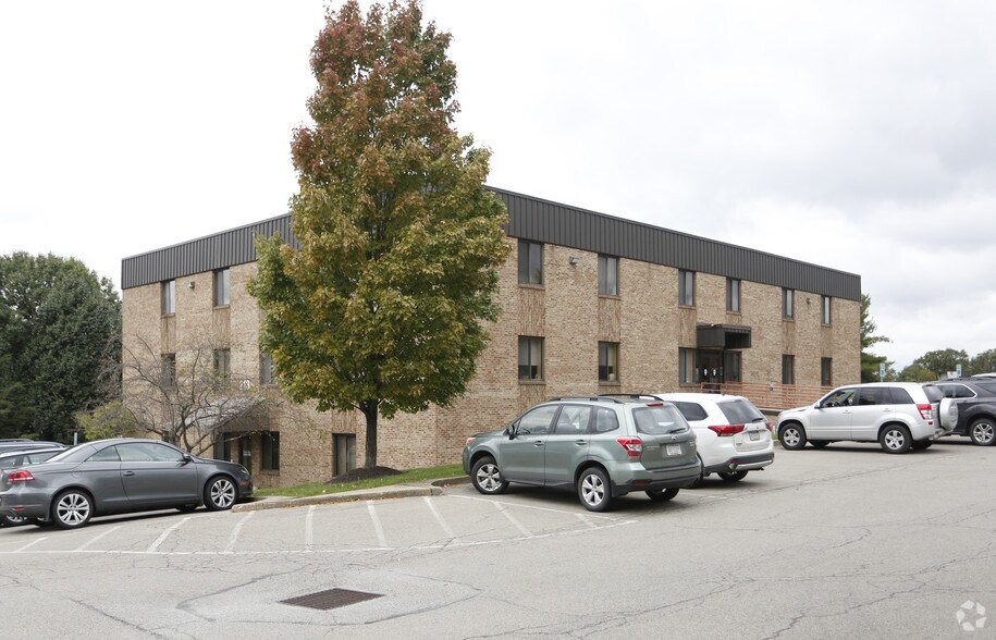 More Photos Of 213 Executive Dr, Cranberry Medical For Lease