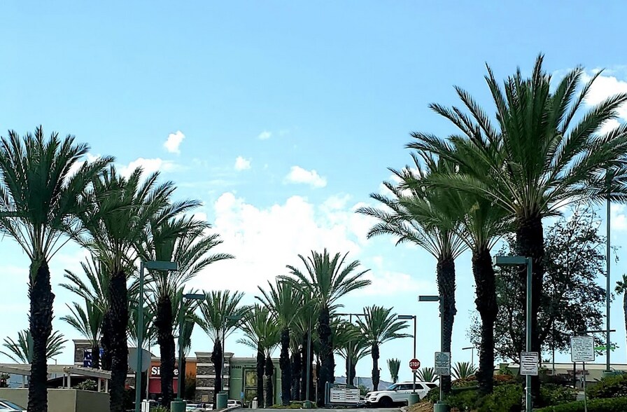 More Photos Of 40355-40385 Murrieta Hot Springs Rd, Murrieta Unknown For Lease