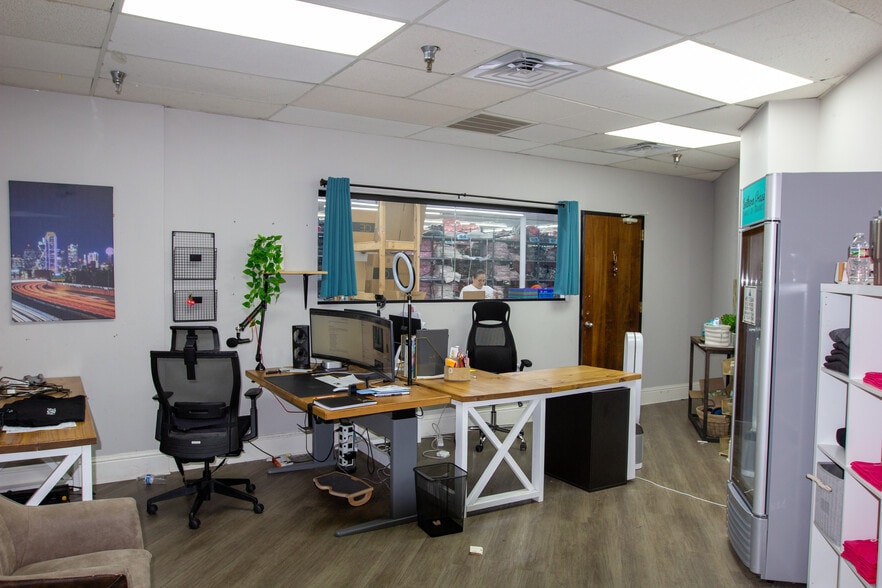 More Photos Of 1330 Capital Pky, Carrollton Warehouse For Sale