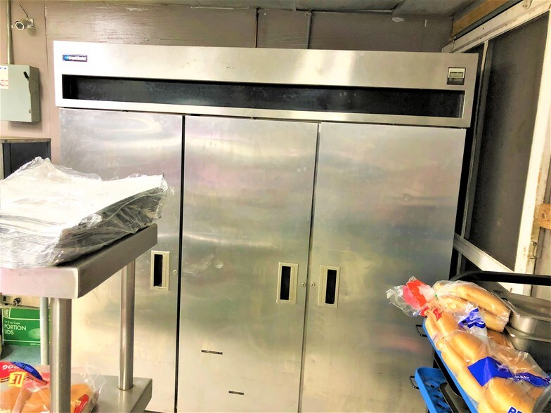 More Photos Of 10490 Beals Chapel Rd, Lenoir City Convenience Store For Sale