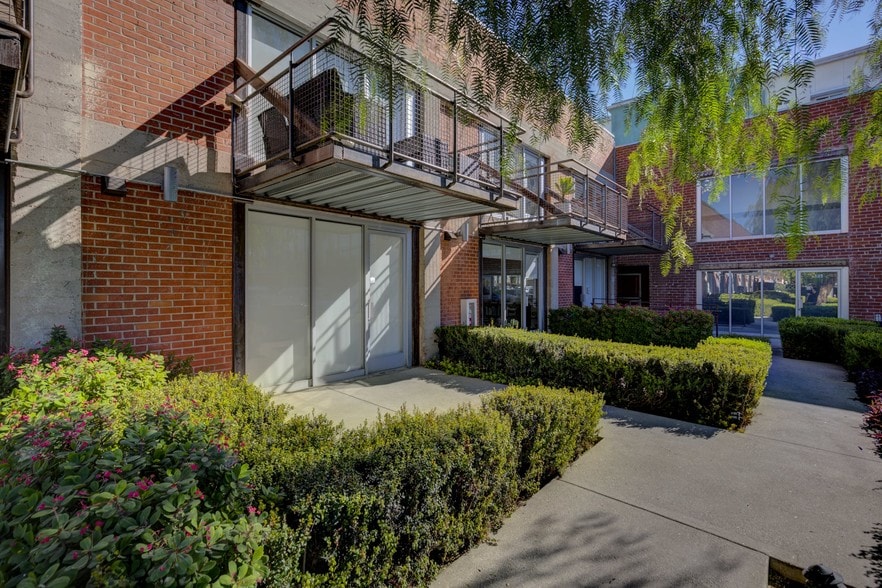 More Photos Of 1800 S Brand Blvd, Glendale Loft Creative Space For Lease