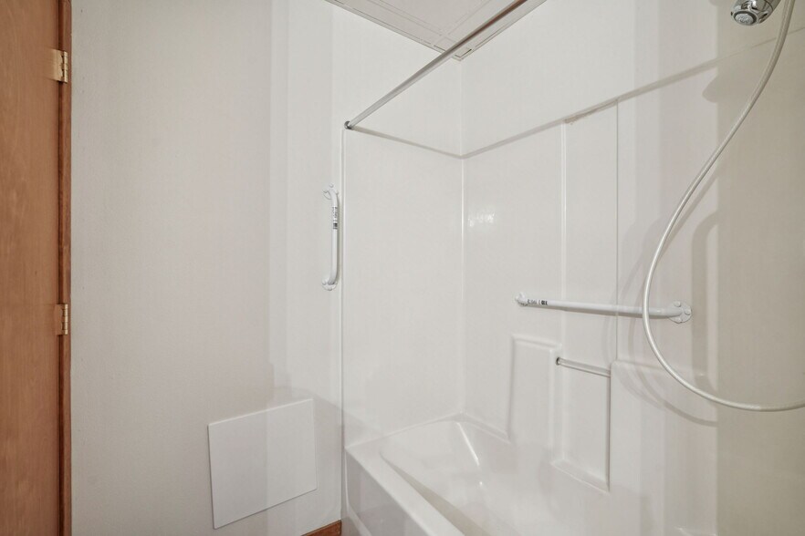 More Photos Of 134 Main St, Racine Apartments For Sale