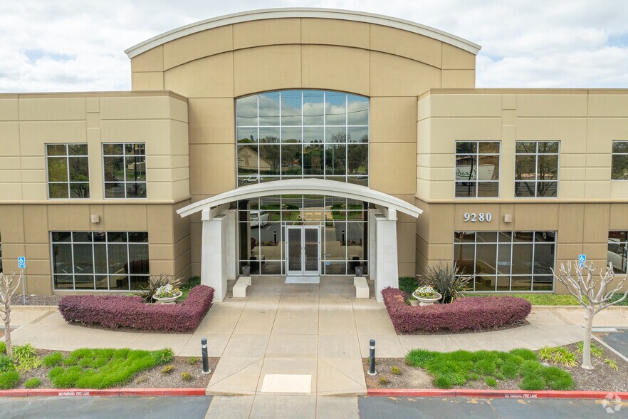 More Photos Of 9280 W Stockton Blvd, Elk Grove Office For Lease