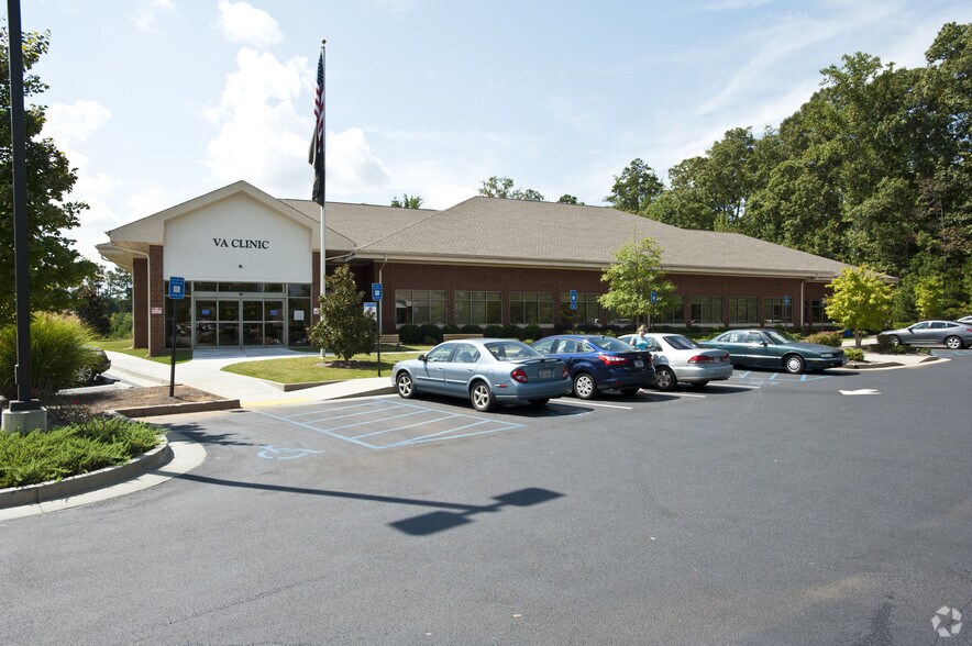 More Photos Of 39 Oak Hill Ct, Newnan Office For Sale