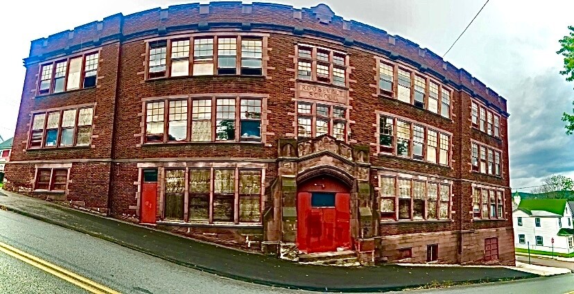 Primary Photo Of 116 Salem Ave, Carbondale Apartments For Sale