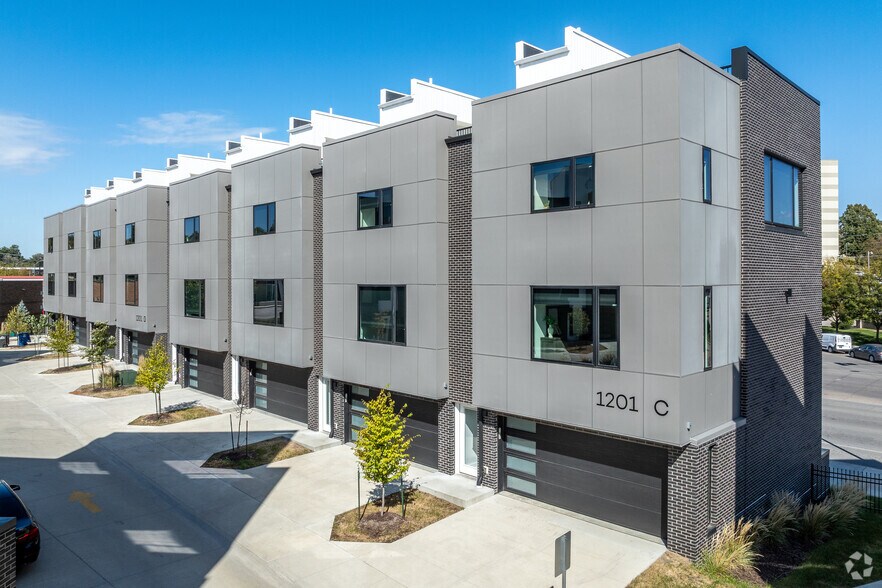 More Photos Of 1200 Keosauqua Way, Des Moines Apartments For Sale