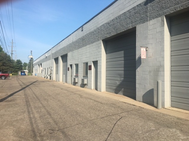 Primary Photo Of 70 S Squirrel Rd, Auburn Hills Warehouse For Lease