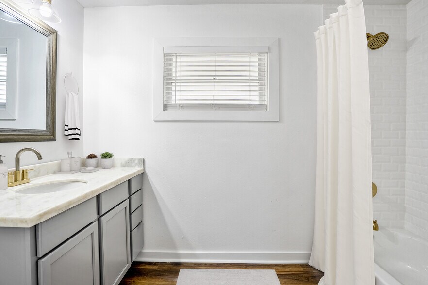 More Photos Of 907 E 27th St, Bryan Apartments For Sale