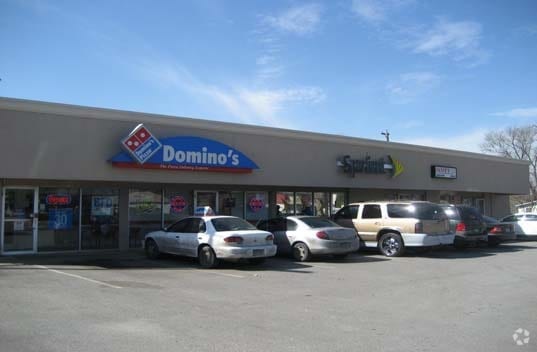 More Photos Of 129-137 Bandera Rd, San Antonio Storefront For Lease