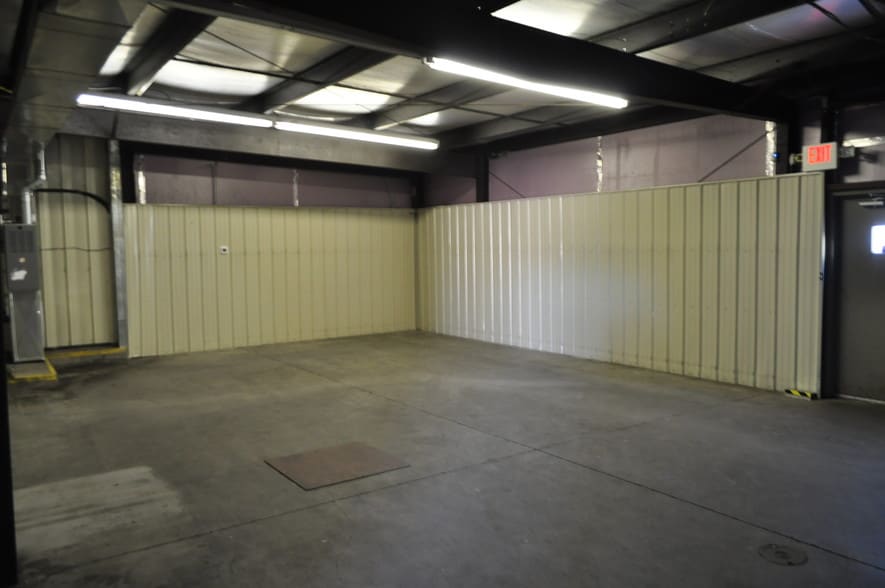 More Photos Of 4821 McClung St, Charleston Warehouse For Lease
