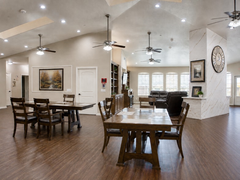 More Photos Of 1111 Lone Star, Fort Worth Assisted Living For Sale