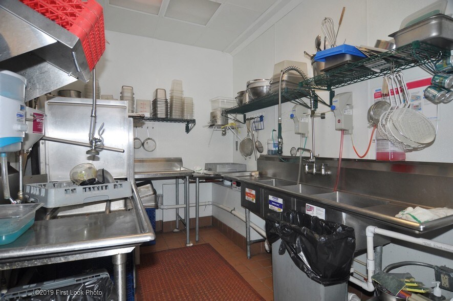 More Photos Of 146 Acorn St, Providence Freestanding For Sale