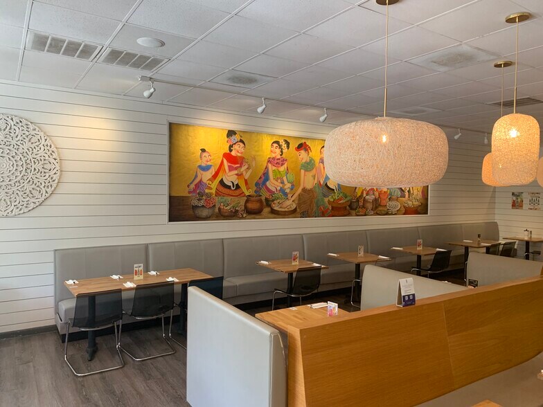 More Photos Of 10001 Westheimer Rd, Houston General Retail For Lease