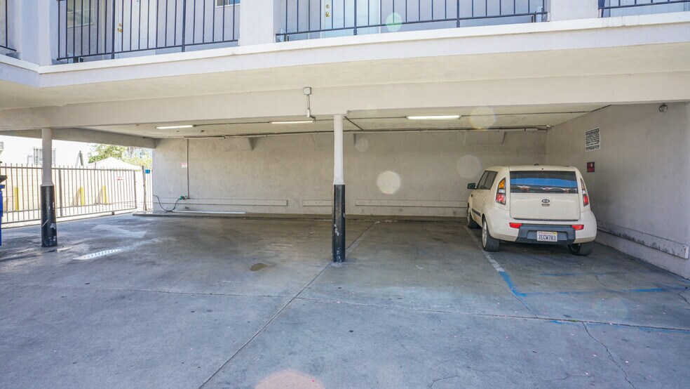 More Photos Of 4905 W Adams Blvd, Los Angeles Apartments For Sale