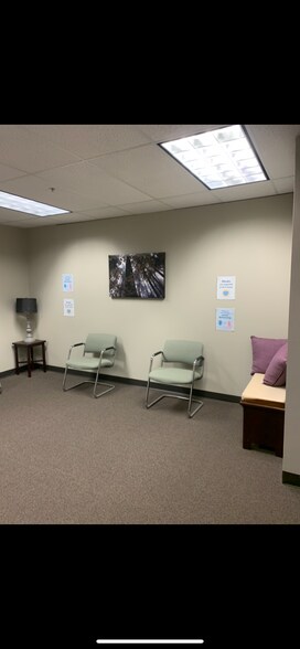 More Photos Of 1710 W Main St, Battle Ground Office For Lease