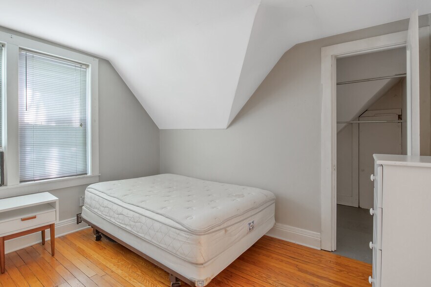 More Photos Of 101 Comstock Ave, Syracuse Apartments For Sale