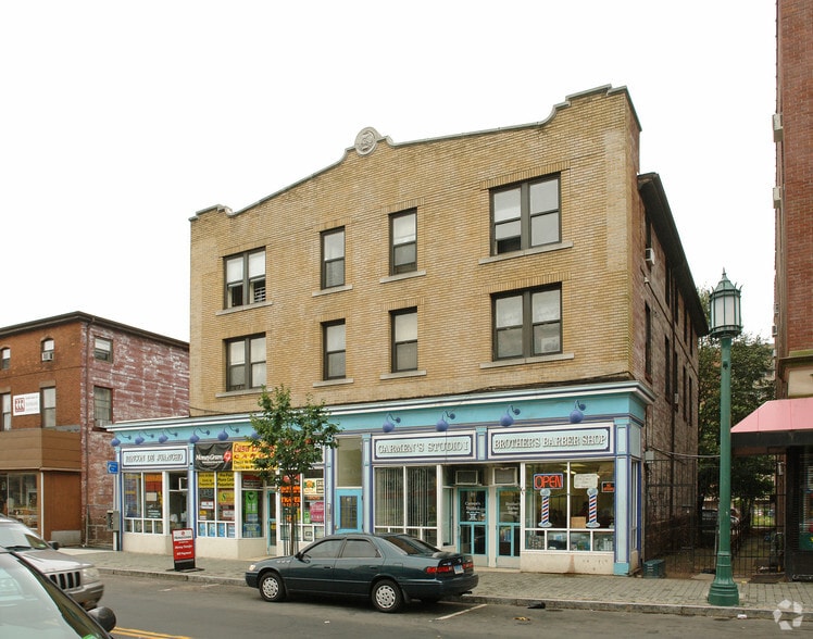 More Photos Of 83-91 Park St, Hartford Storefront Retail Residential For Lease