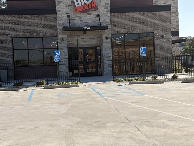 Primary Photo Of 6054 US HIGHWAY 98, Hattiesburg Fast Food For Sale