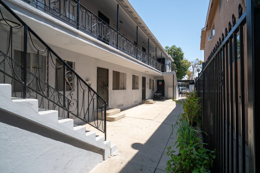 More Photos Of 1425 Cedar Ave, Long Beach Apartments For Sale