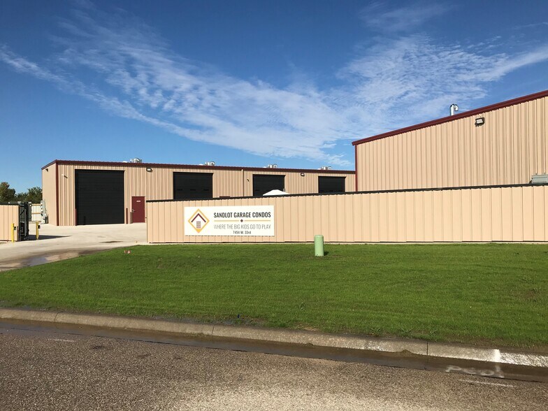 More Photos Of 11848 W 21st St N, Wichita Specialty For Sale
