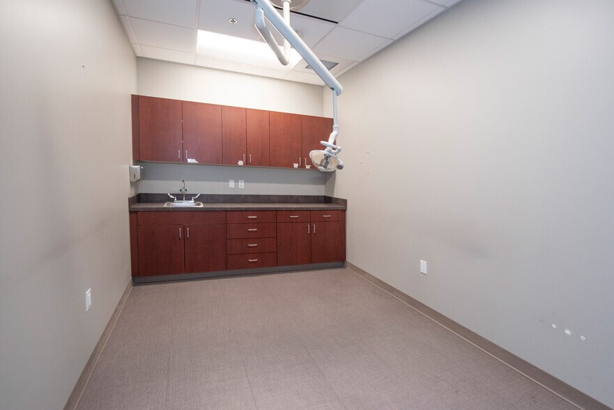 More Photos Of 4361 Boniface Pky, Anchorage Healthcare For Sale