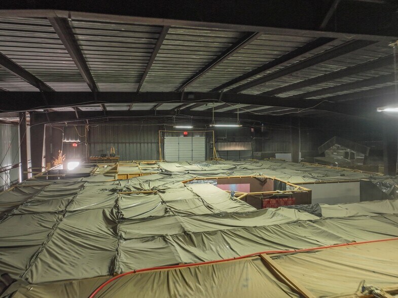 More Photos Of 102 S Main St, Mountain Grove Warehouse For Lease