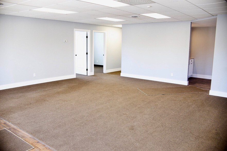 More Photos Of 735 Crofton St SE, Grand Rapids Warehouse For Lease