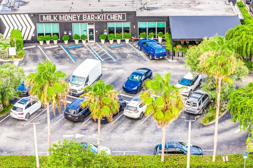 More Photos Of 815 NE 13th St, Fort Lauderdale Freestanding For Sale