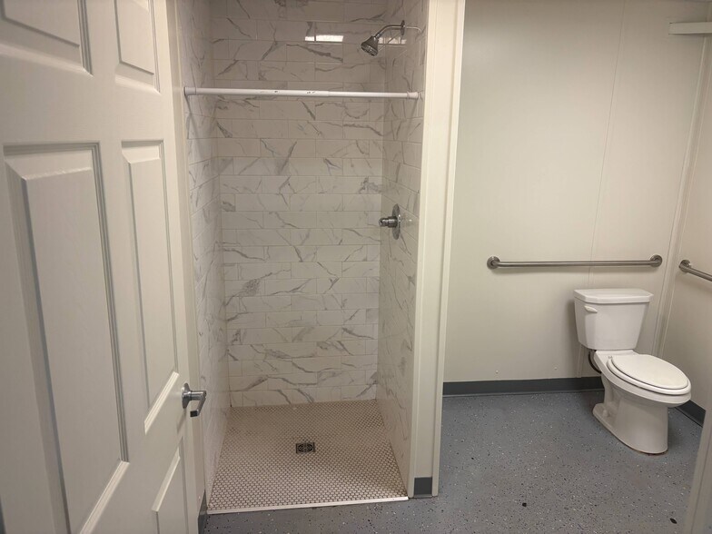 More Photos Of 324 Alumni Rd, Newington Warehouse For Lease