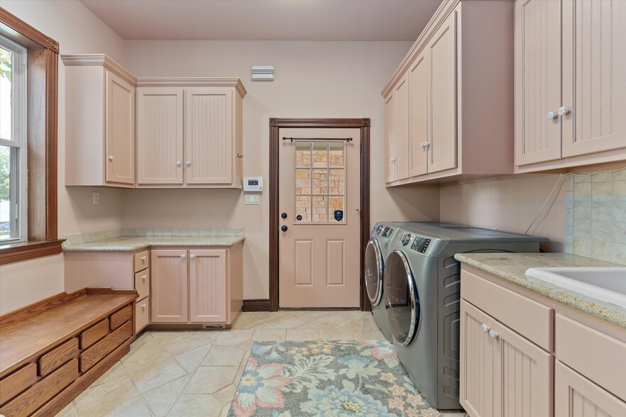 More Photos Of 1092 FM 3000, Elgin Specialty For Sale