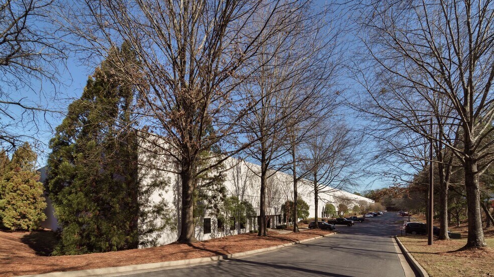 Primary Photo Of 2850 Barrett Lakes Blvd, Kennesaw Warehouse For Lease