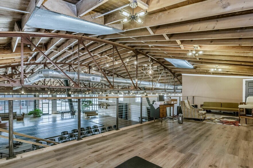 More Photos Of 701 SE 10th Ave, Amarillo Bar For Sale