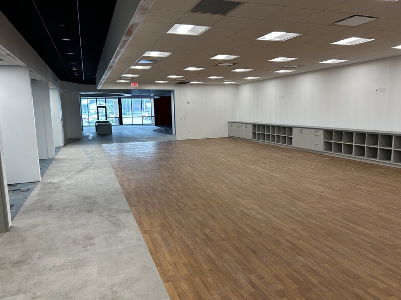 More Photos Of 2526 E Bearss Ave, Tampa Unknown For Lease