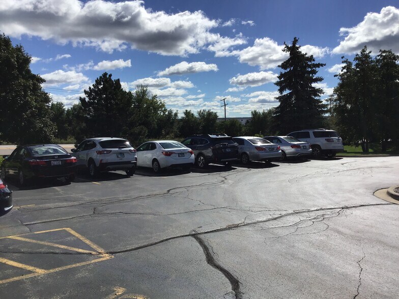 More Photos Of 3 Executive Ct, South Barrington Medical For Lease